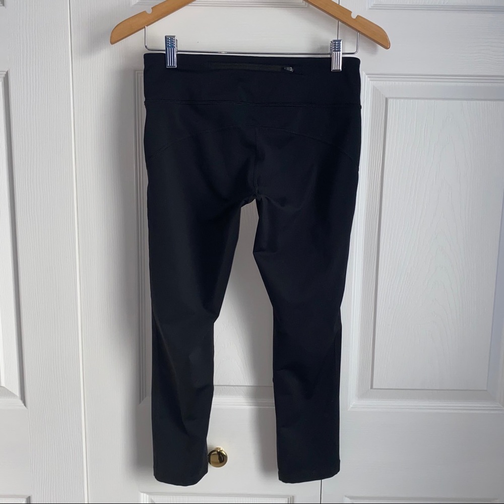 Nike Dry-Fit Cropped Size: S Black
